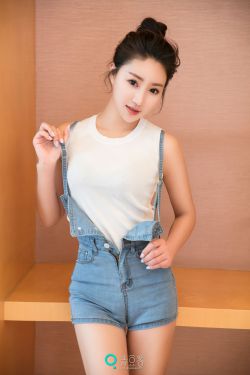 把美女的衣服剪烂